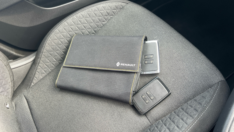 Renault Clio 1.0 TCe 100 Iconic 5dr Petrol Hatchback